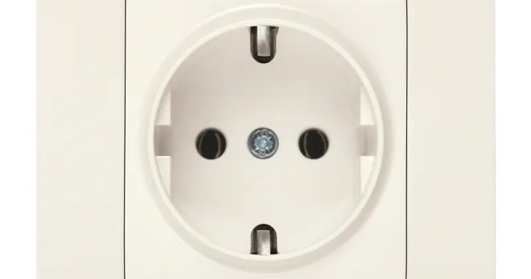 PANASONIC KARRE PLUS SOCKET 2P+E, Complete CREAM - PANASONIC KARRE