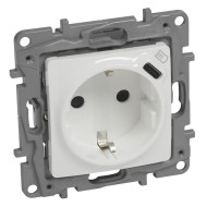 LEGRAND NILOE CONTACT SHUKO 2P+E 16A + USB type C 1.5A 7.5W WHITE 764535